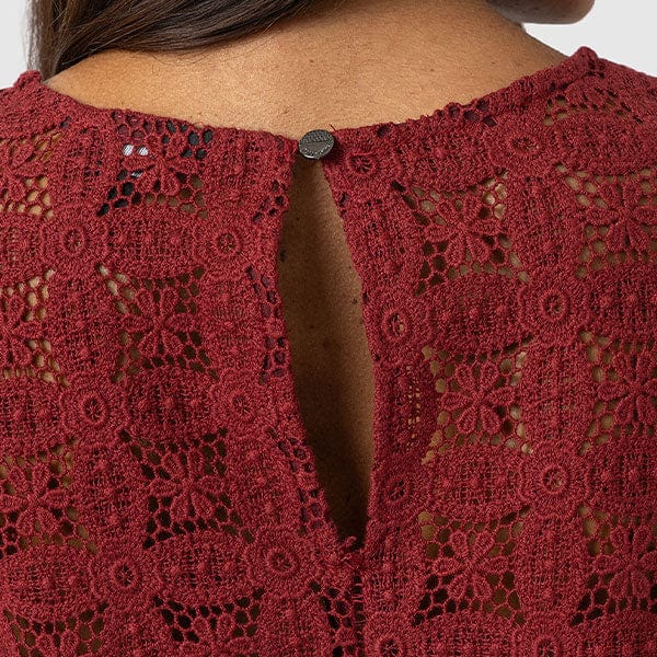Keyhole Back Neckline