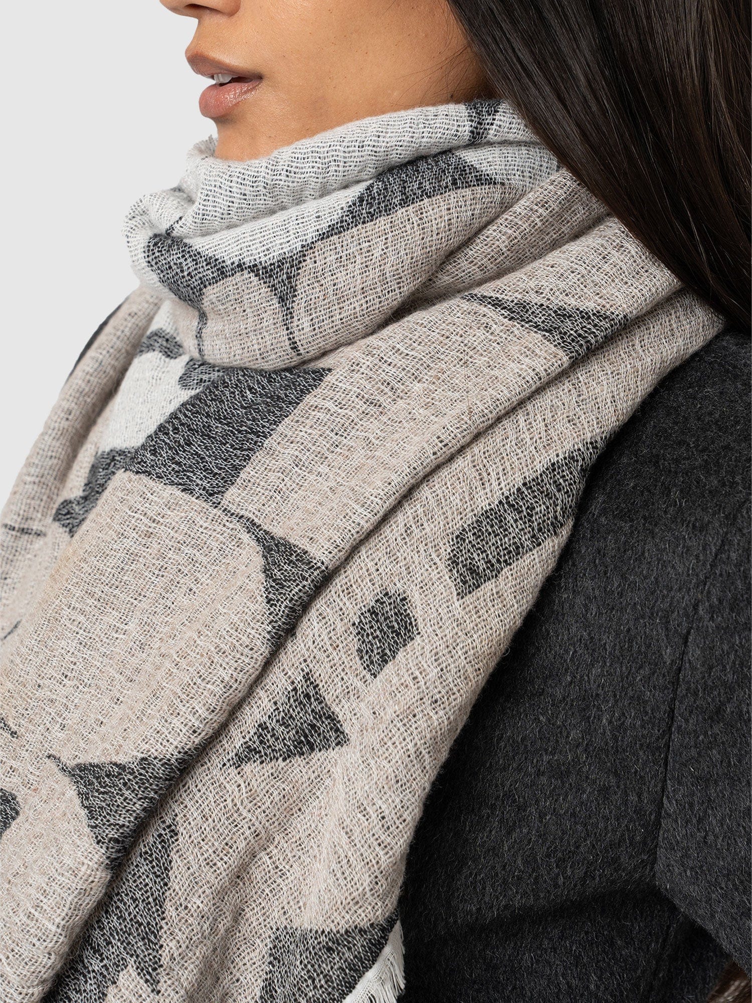 Abstract Rock Scarf Black/Cream - Women's Scarves | Saint + Sofia® UK