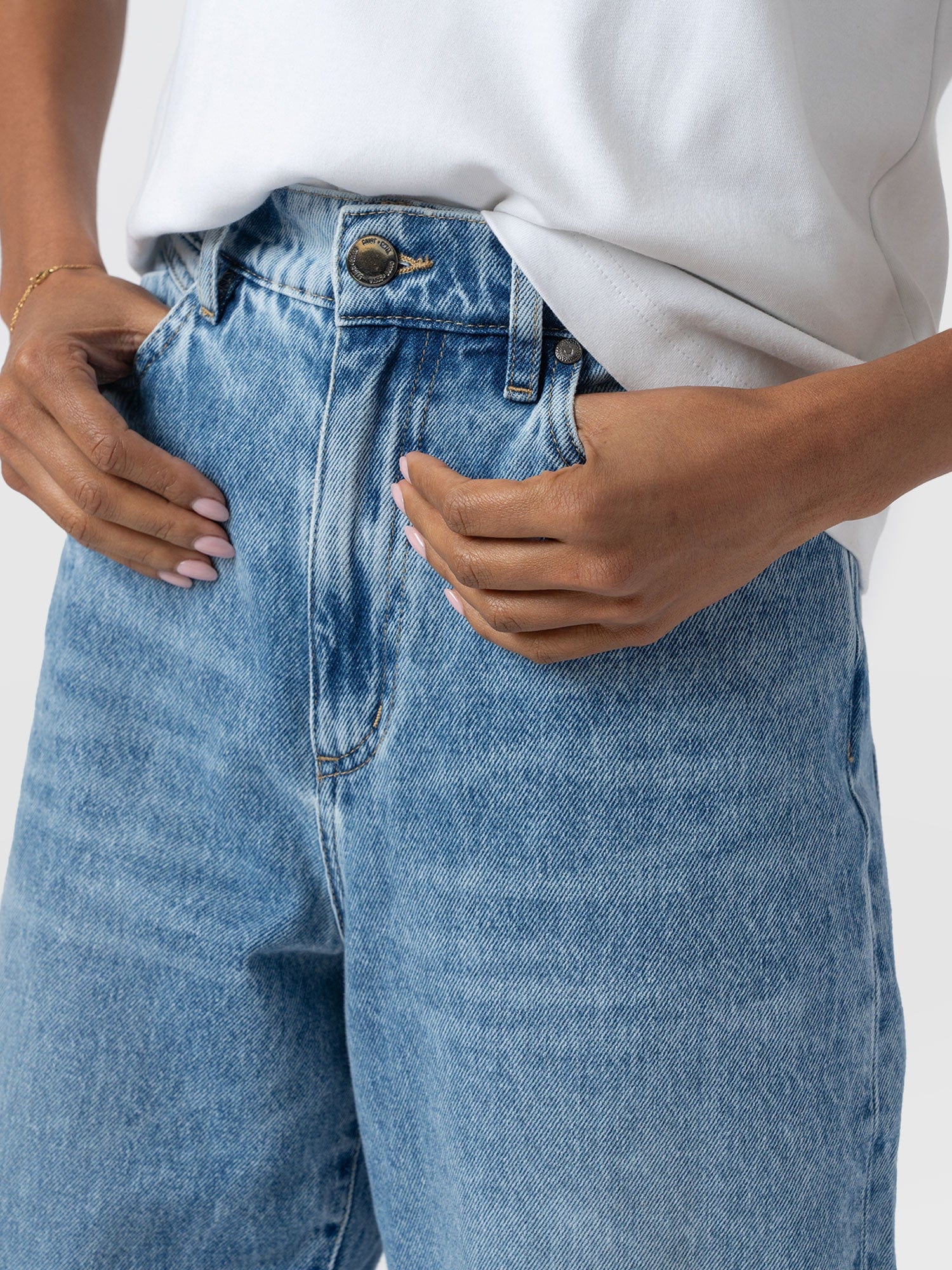 Barrel Leg Jean - Mid Blue - Women's Denims | Saint + Sofia® UK