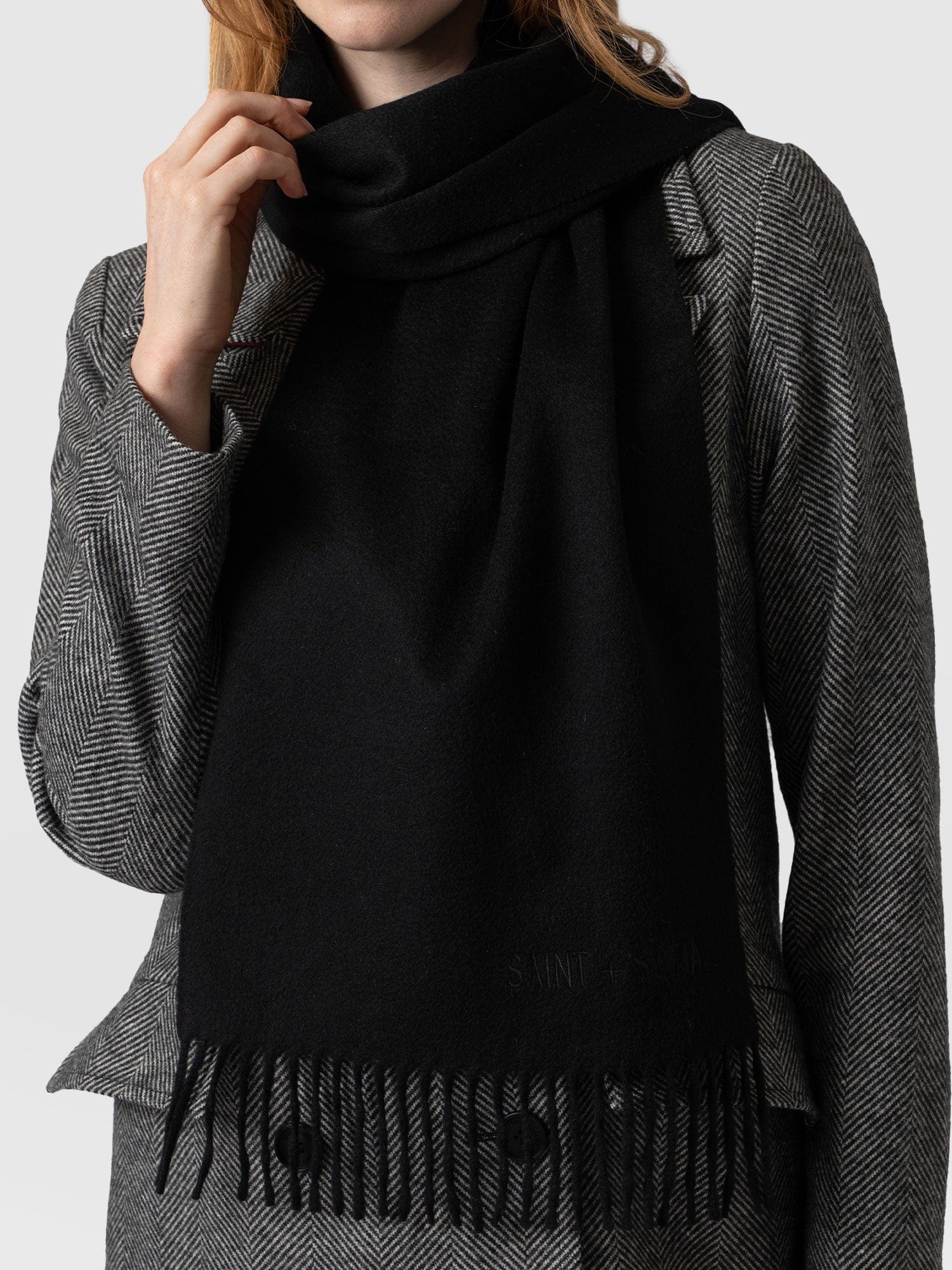 Cashmere Scarf Black - Women's Scarves | Saint + Sofia® UK