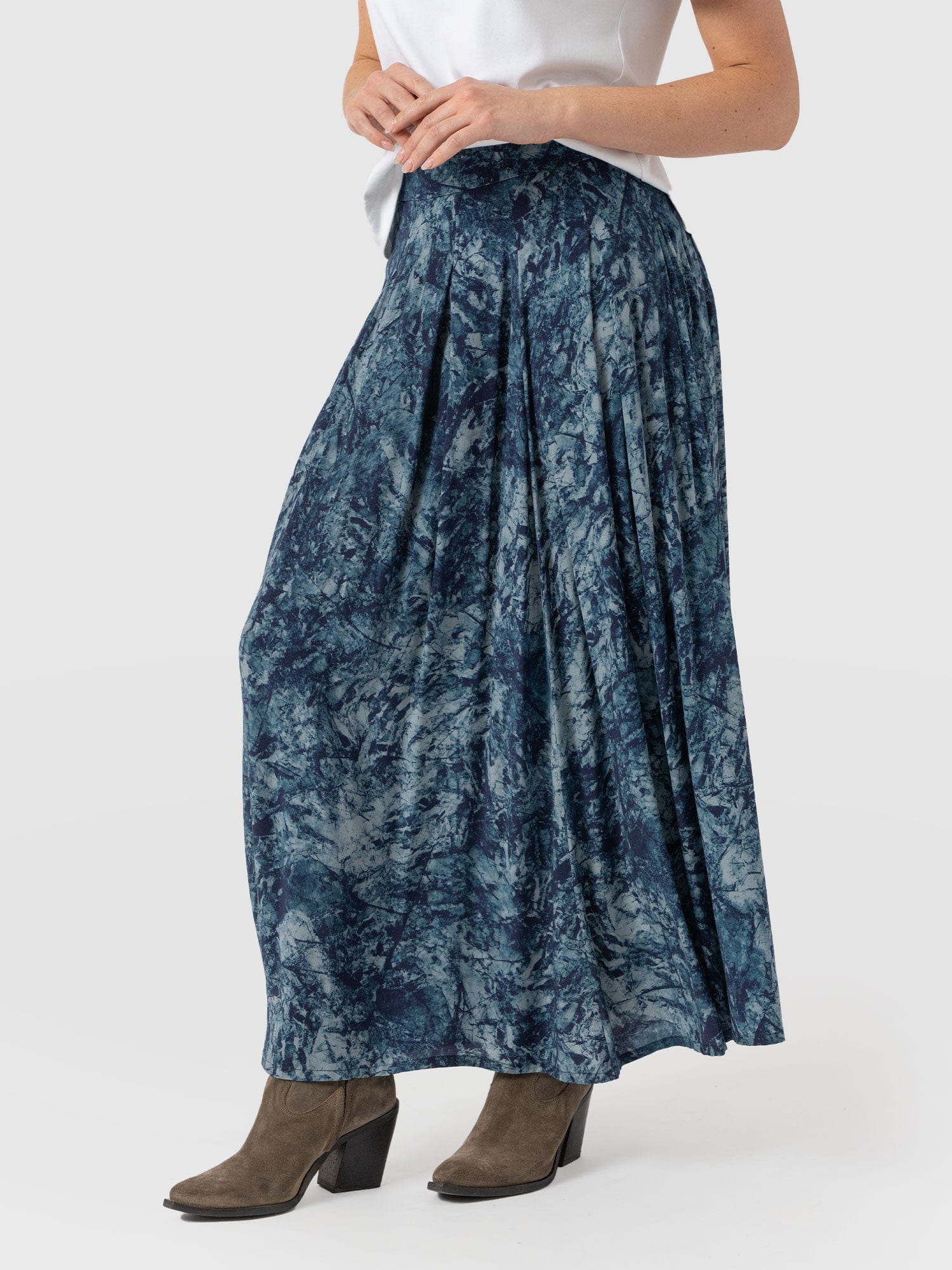 Eliza Pleated Skirt Blue Marble - Women's Skirts | Saint + Sofia® UK