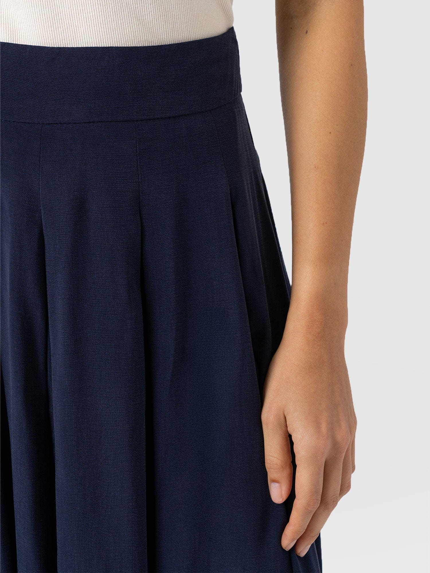 Eliza Pleated Skirt Navy - Women's Skirts | Saint + Sofia® UK