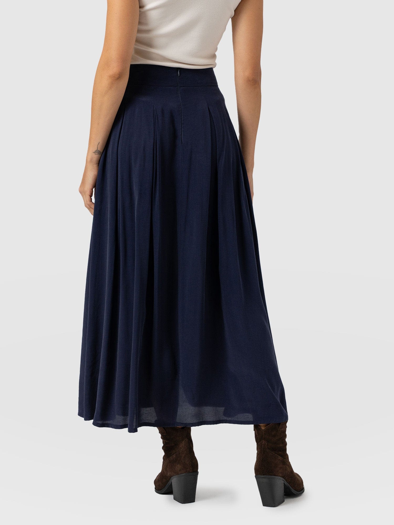 Eliza Pleated Skirt Navy - Women's Skirts | Saint + Sofia® UK
