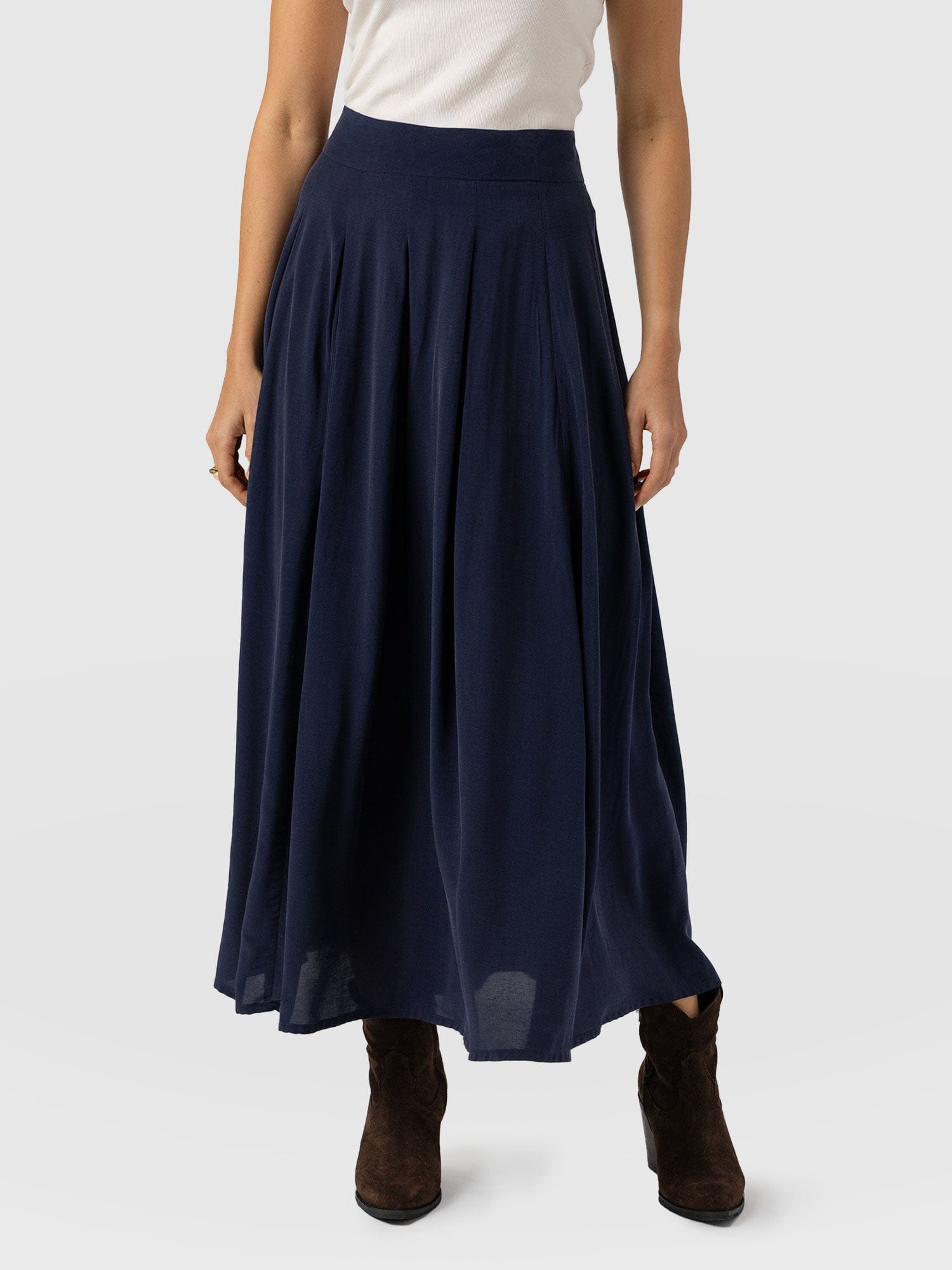 Eliza Pleated Skirt Navy - Women's Skirts | Saint + Sofia® UK