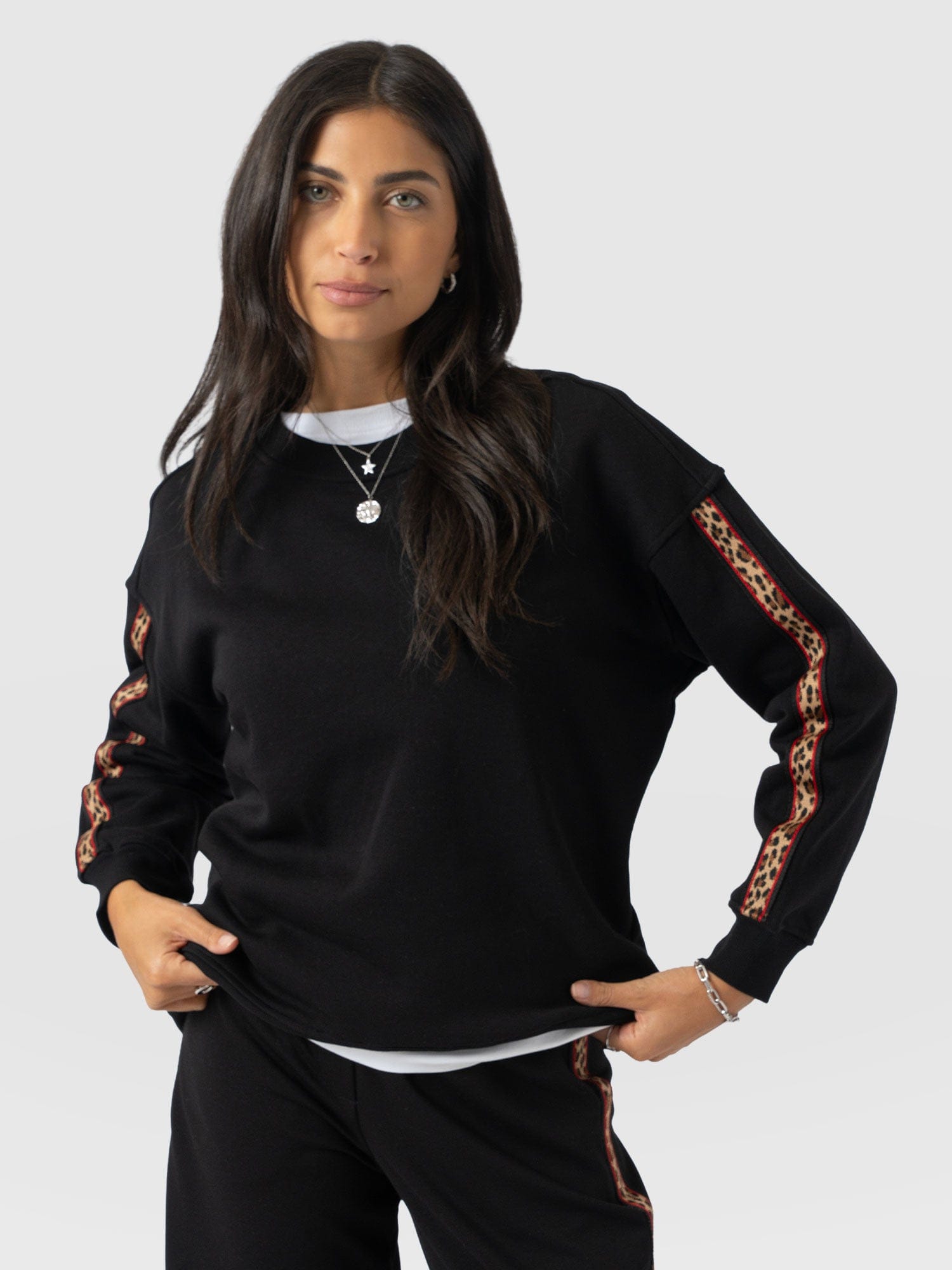 Ennis Sweatshirt - Black - Leopard