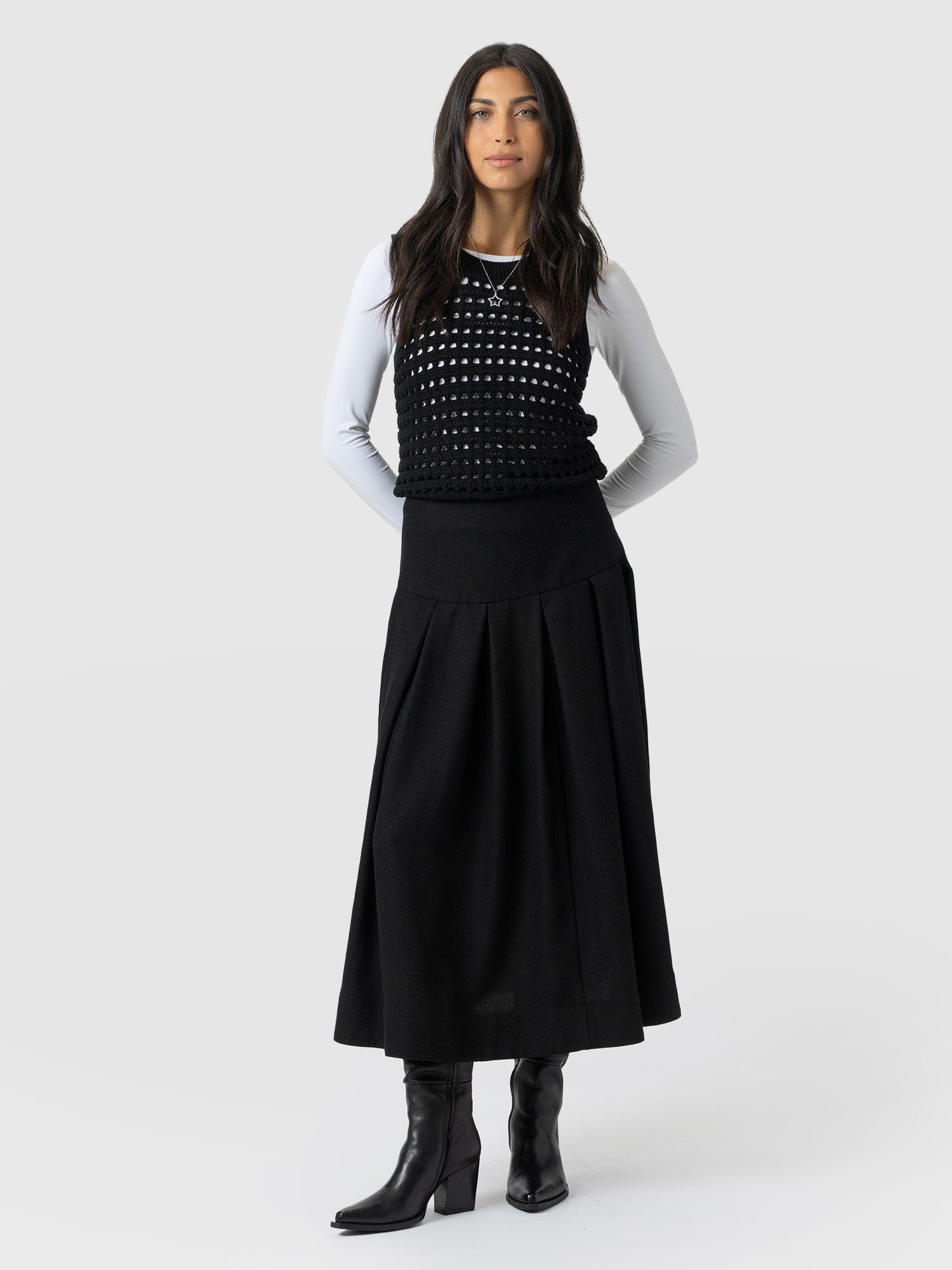 Everly Pleated Skirt - Black - Women's Skirts | Saint + Sofia? UK