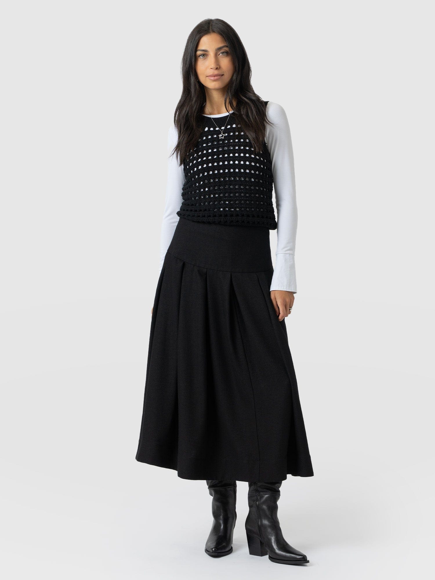 Everly Pleated Skirt - Black - Women's Skirts | Saint + Sofia? UK