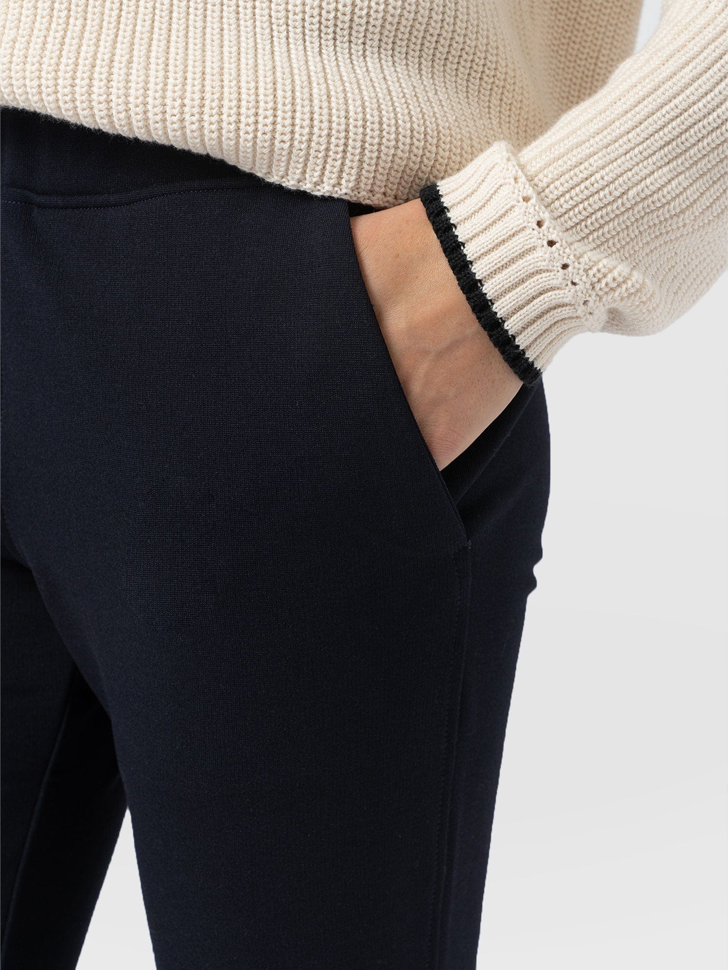 Finsbury Pant Navy - Women's Trousers | Saint + Sofia® UK