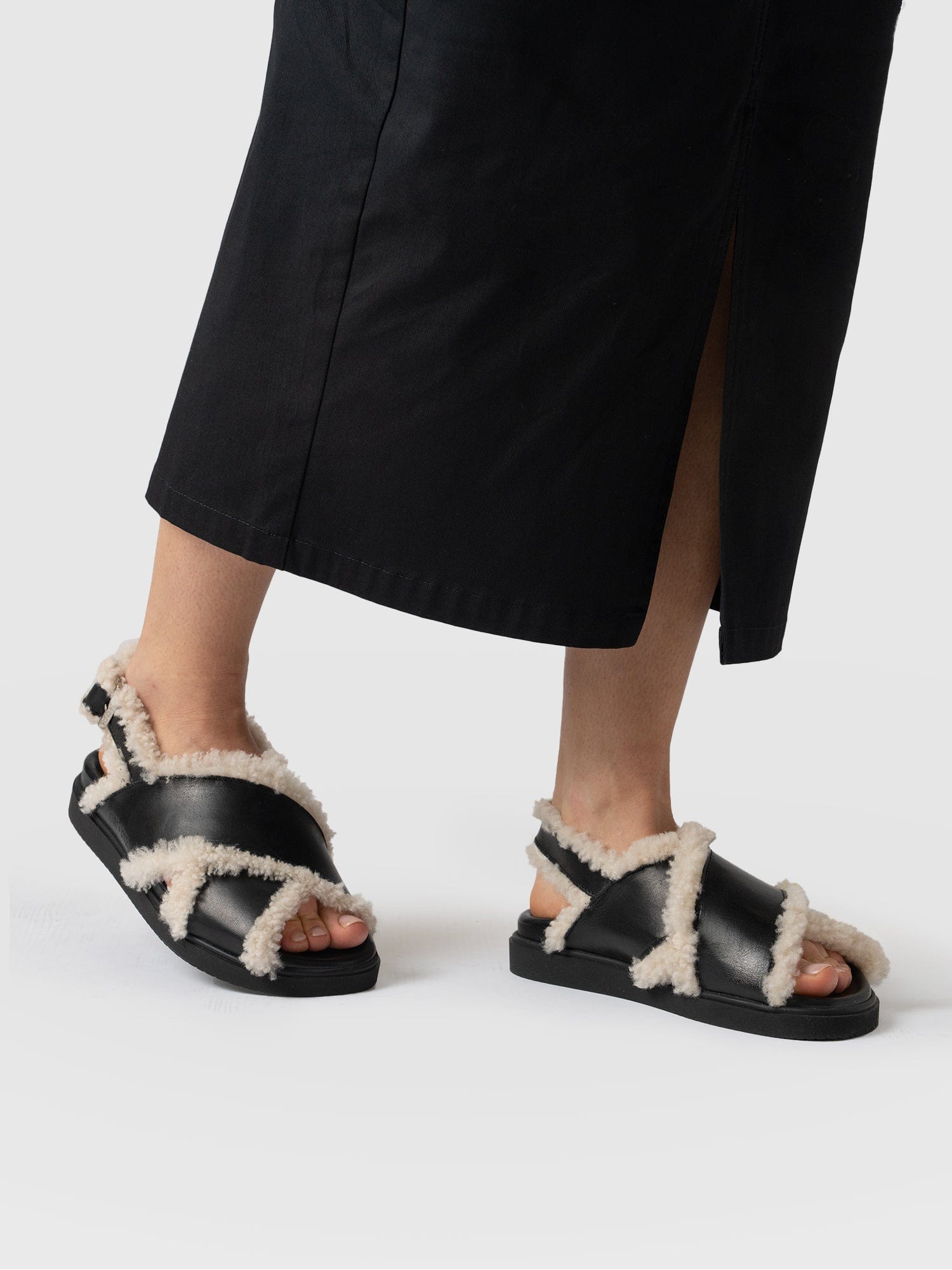 Isla Shearling Sandal Black - Women's Sandals | Saint + Sofia® UK
