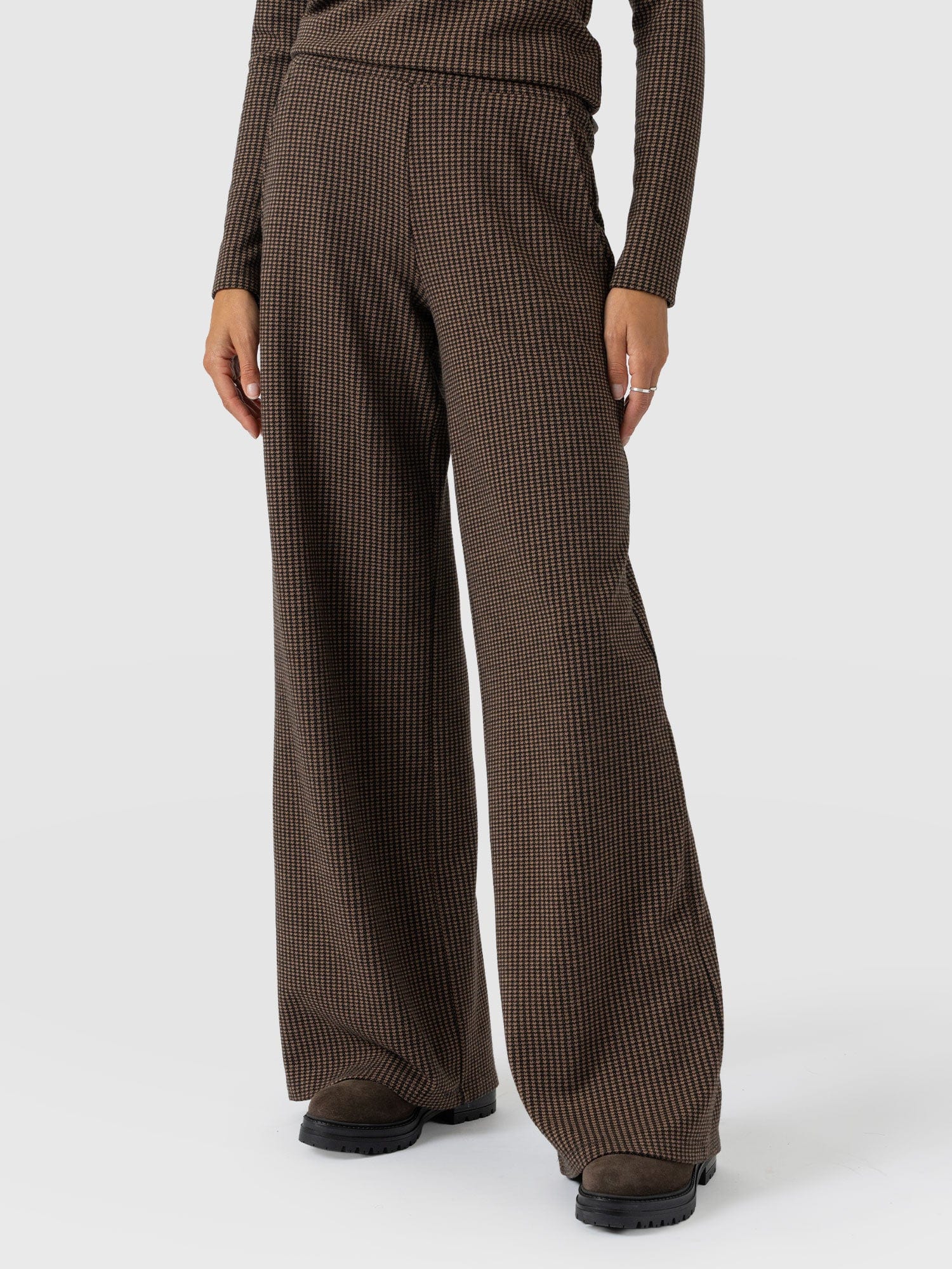 Keller Wide Leg Pant - Brown Mini Houndstooth - Women's Trousers | Saint + Sofia® UK