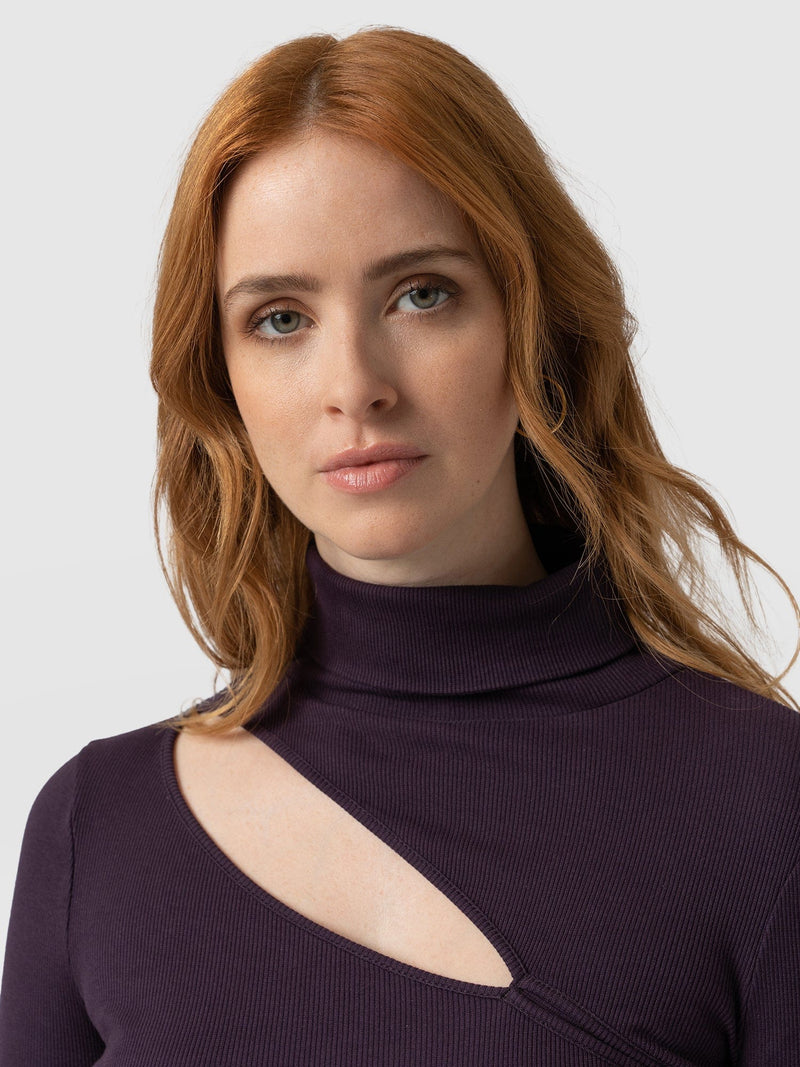 Reveal Roll Neck - Plum