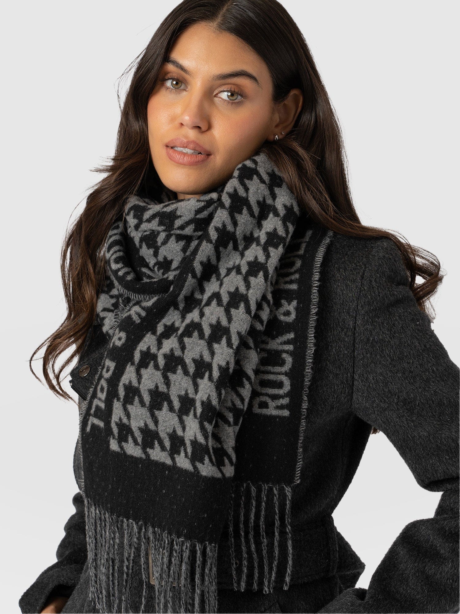 Rock Houndstooth Scarf Black/Grey - Women's Scarves | Saint + Sofia® UK