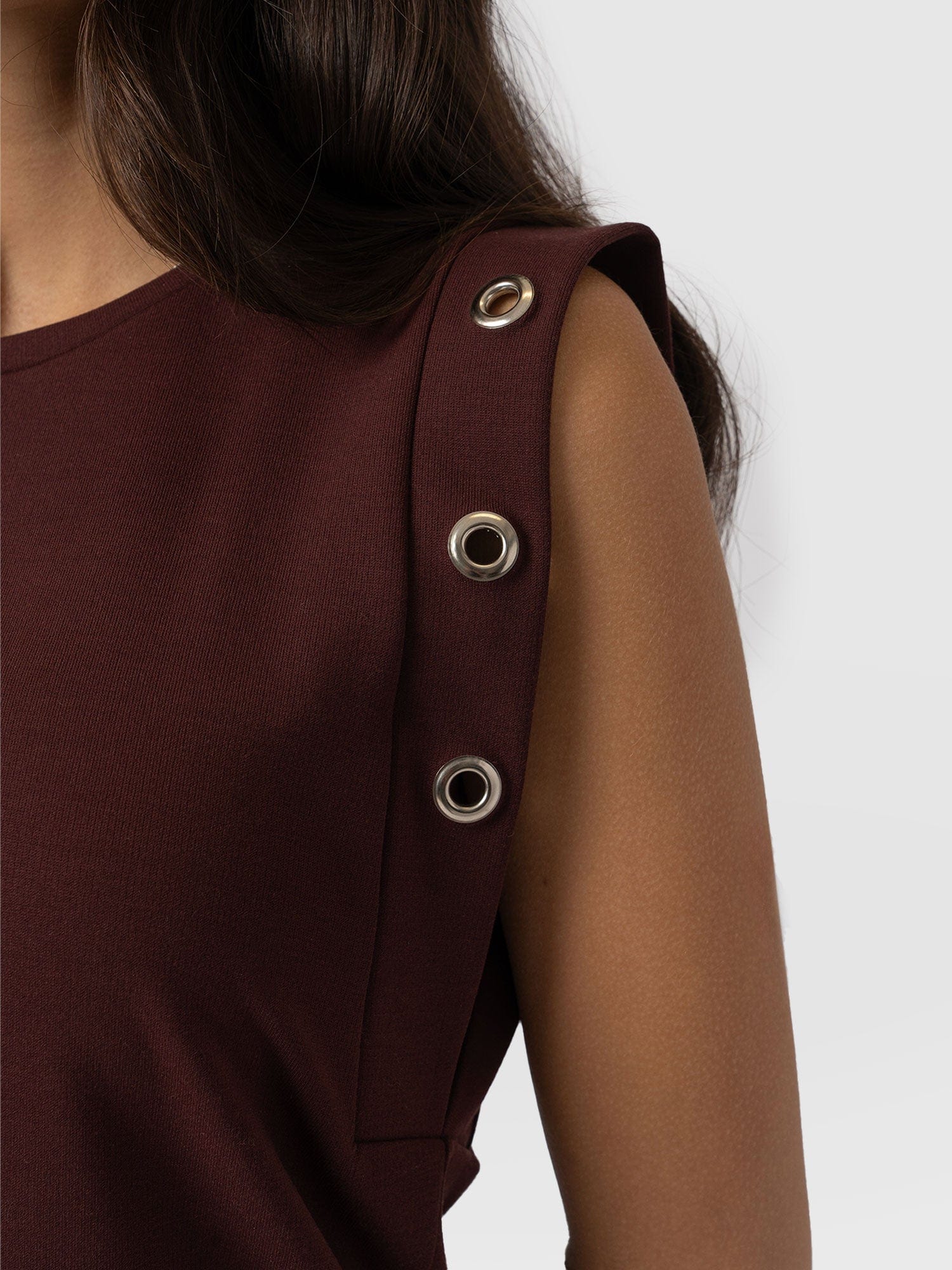 Rowan Tee Maroon Eyelet - Women's T-Shirts | Saint + Sofia® UK