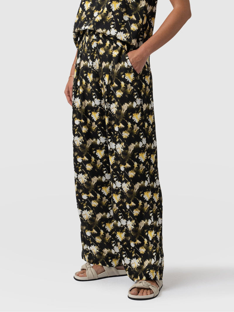 Rowan Wide Leg Pant - Black Daisy Floral