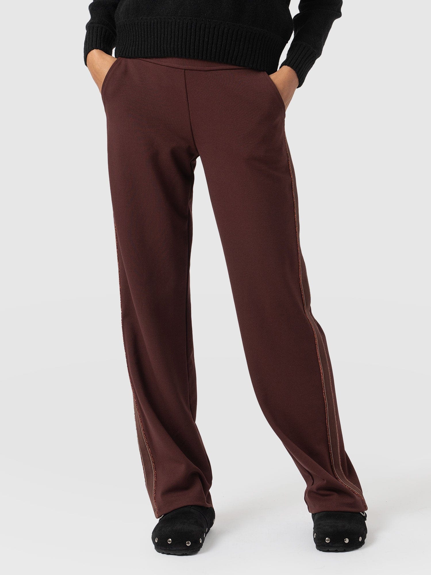 Runway Pant Bottle Maroon with Bronze Stripe - Women's Trousers | Saint + Sofia® UK