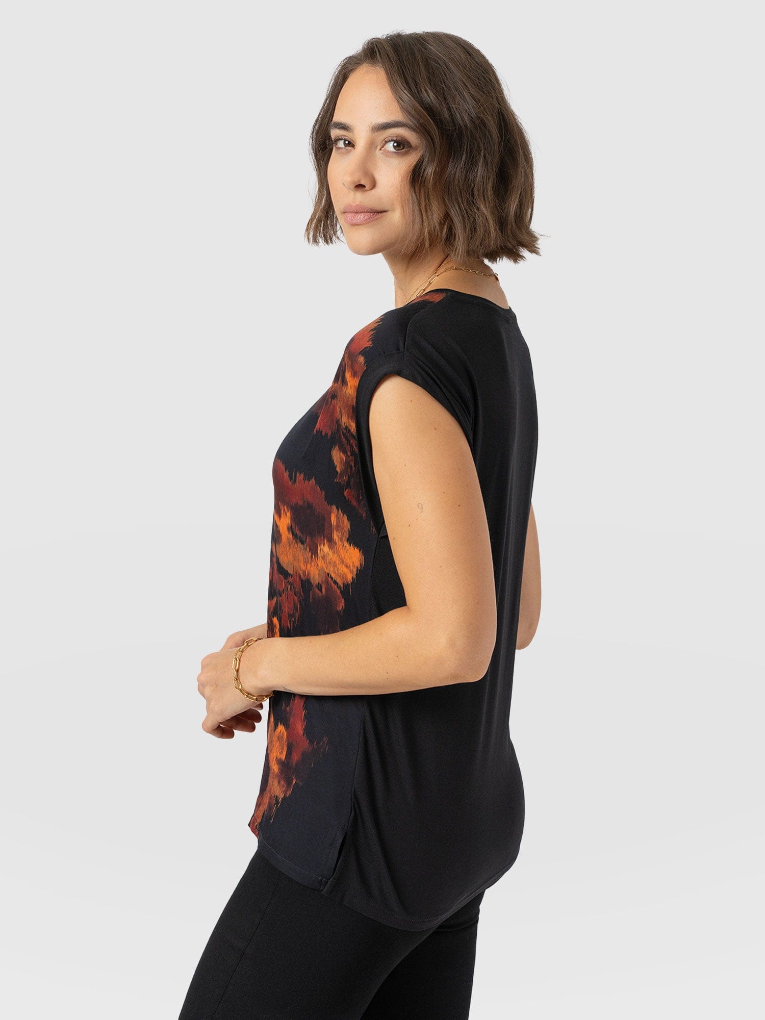 Turn Up Contrast Tee - Autumn Floral - Women's T-shirts | Saint + Sofia® UK