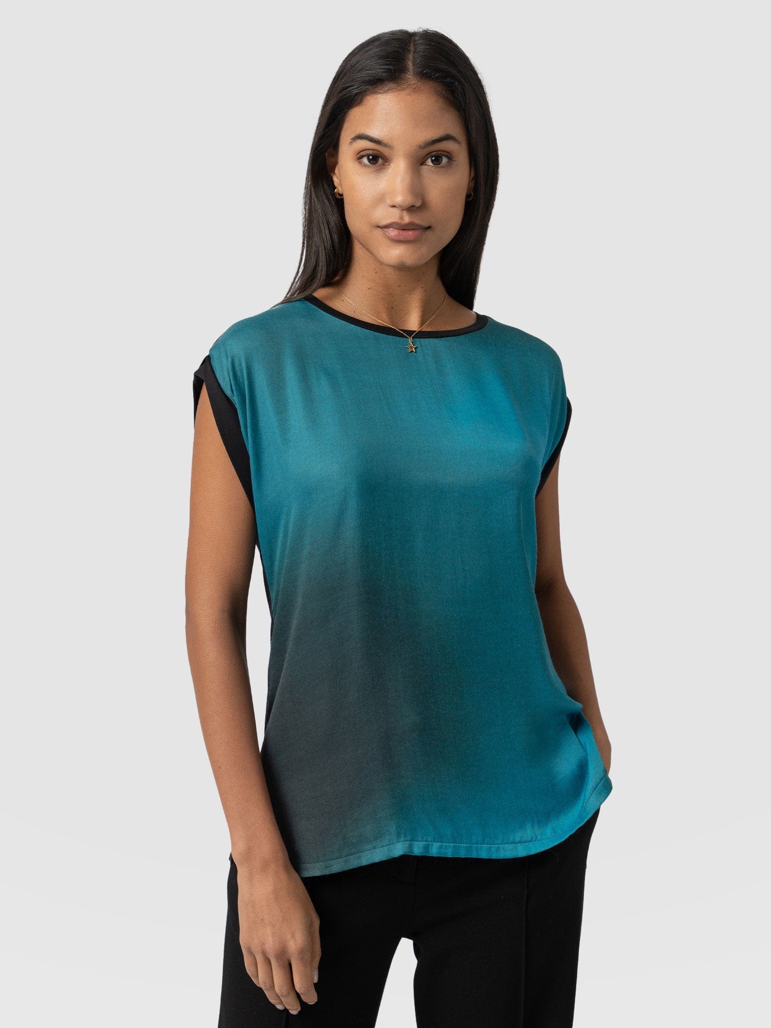 Turn Up Contrast Tee Blue Coral - Women's T-Shirts | Saint + Sofia® UK