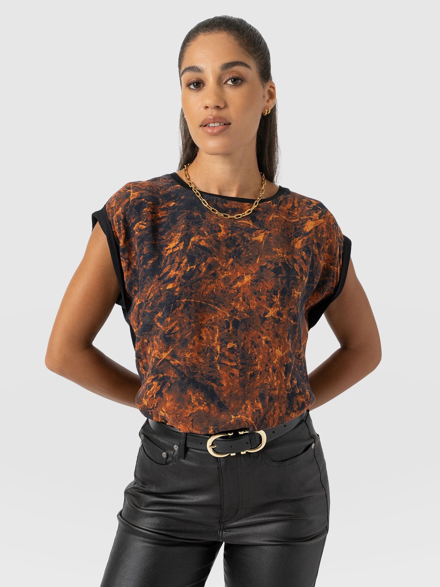 Turn Up Contrast Tee - Brown Marble - Women's T-shirts | Saint + Sofia® UK