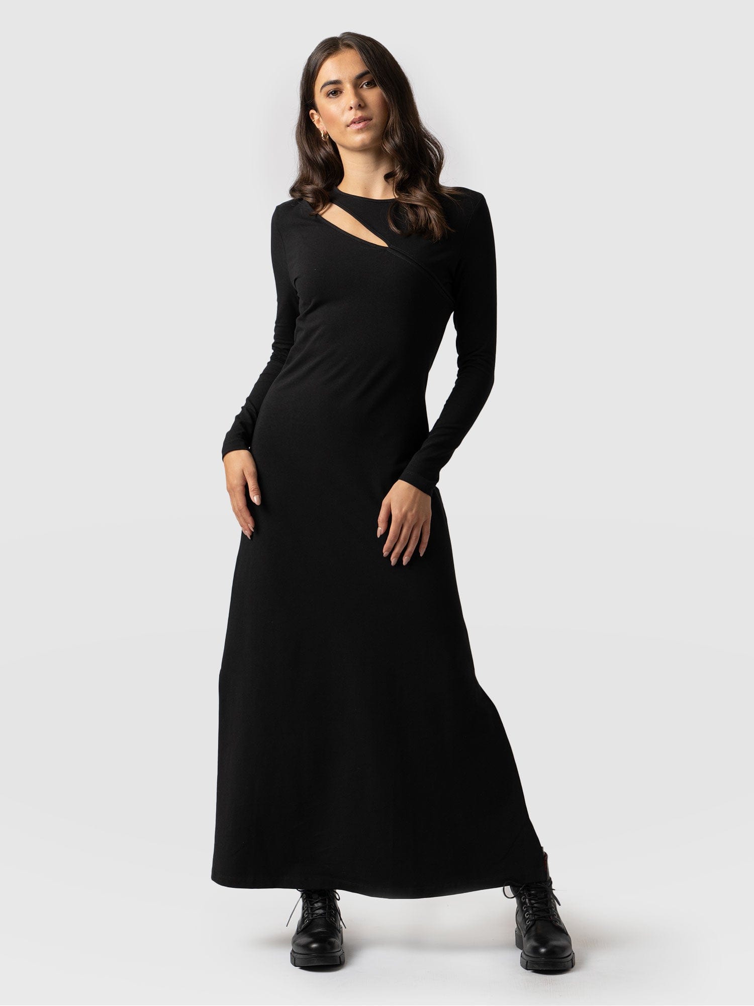 Reveal Runway Dress - Black